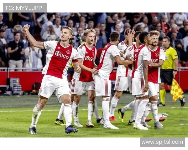 阿贾克斯欧冠前4场全败：背后隐藏的深层次问题与未来展望